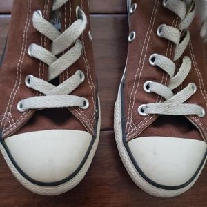 Brown & White Pre-owned Converse